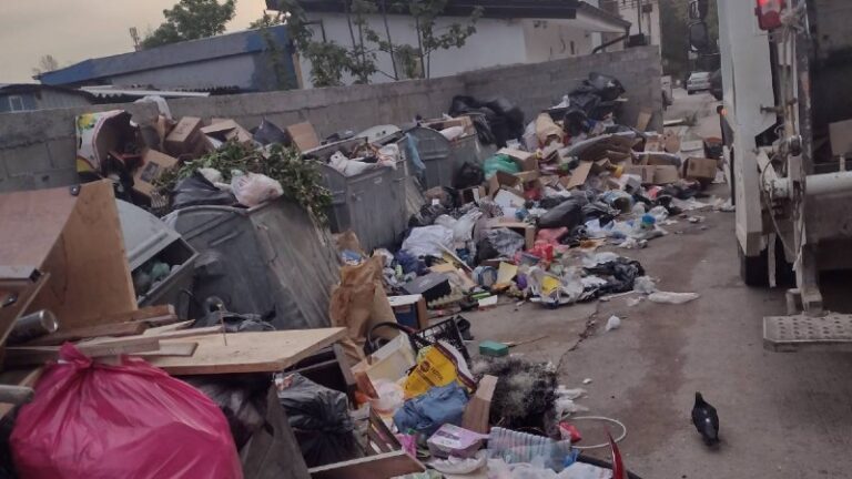 Smeće se gomila u centru Kostolca – „Komunalne službe“ uputile apel