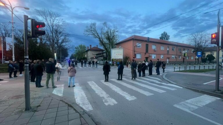 U Kostolcu obeleženo 17 meseci od pada nadstrešnice