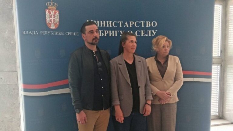 Potpisan ugovor za kupovinu seoske kuće sa okućnicom