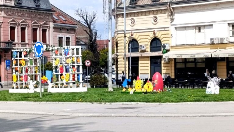 Mališani ukrasili centar grada (FOTO)