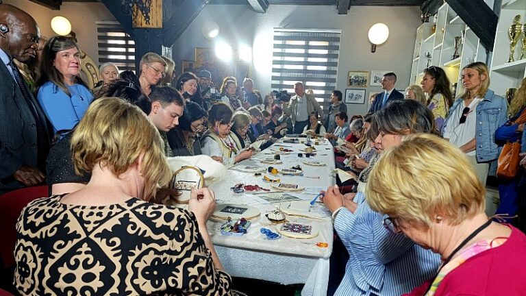 Diplomatski dan u Ljubičevu: Tradicija i narodni vez u fokusu (FOTO)