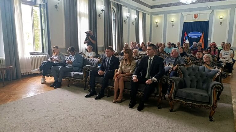 Uručeni ugovori za unapređenje energetske efikasnosti u Požarevcu