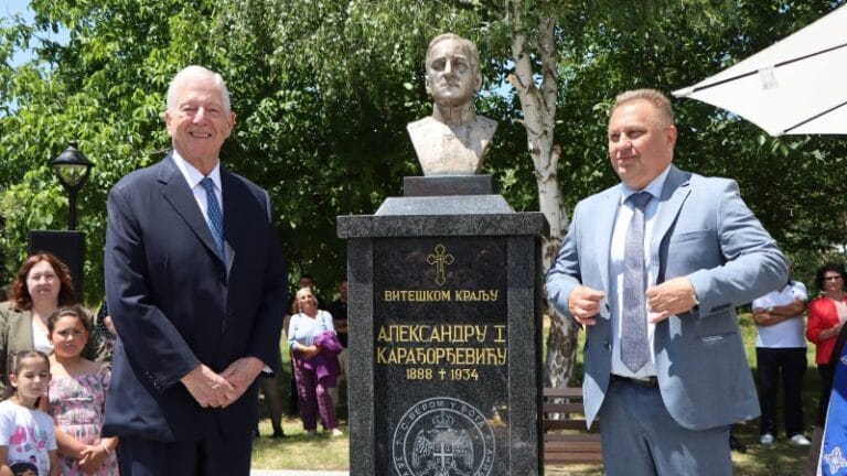 Otkriven rekonstruisani spomenik kralju Aleksandru I Karađorđeviću