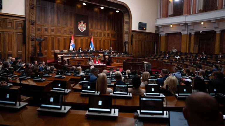 Vanredno zasedanje Skupštine o predlogu za glasanje o nepoverenju Vladi
