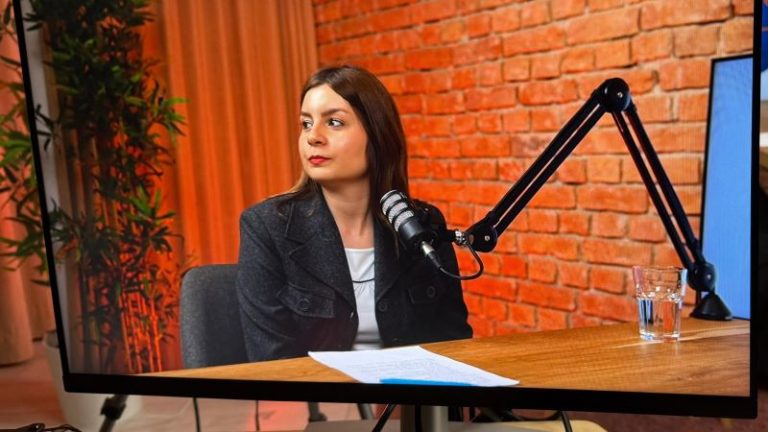 Požarevačka novinarka u takmičenju za najbolji podkast –potreban je vaš glas