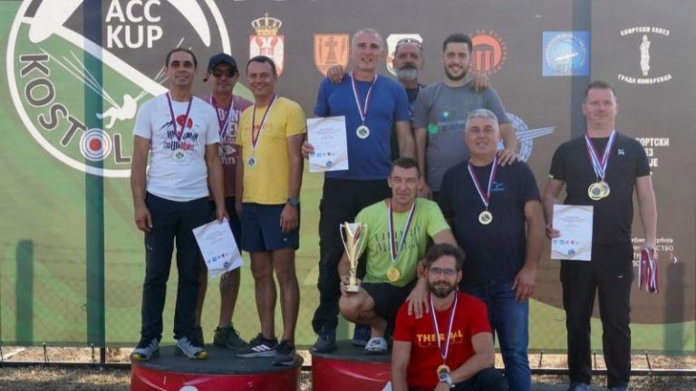 Paraglajding: „Beli orlovi“ šampioni Srbije u preciznom sletanju
