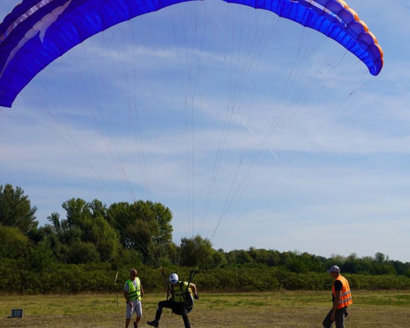 Paraglajding: „Beli orlovi“ šampioni Srbije u preciznom sletanju 1 paraglajderi foto CYK Kostolac 2