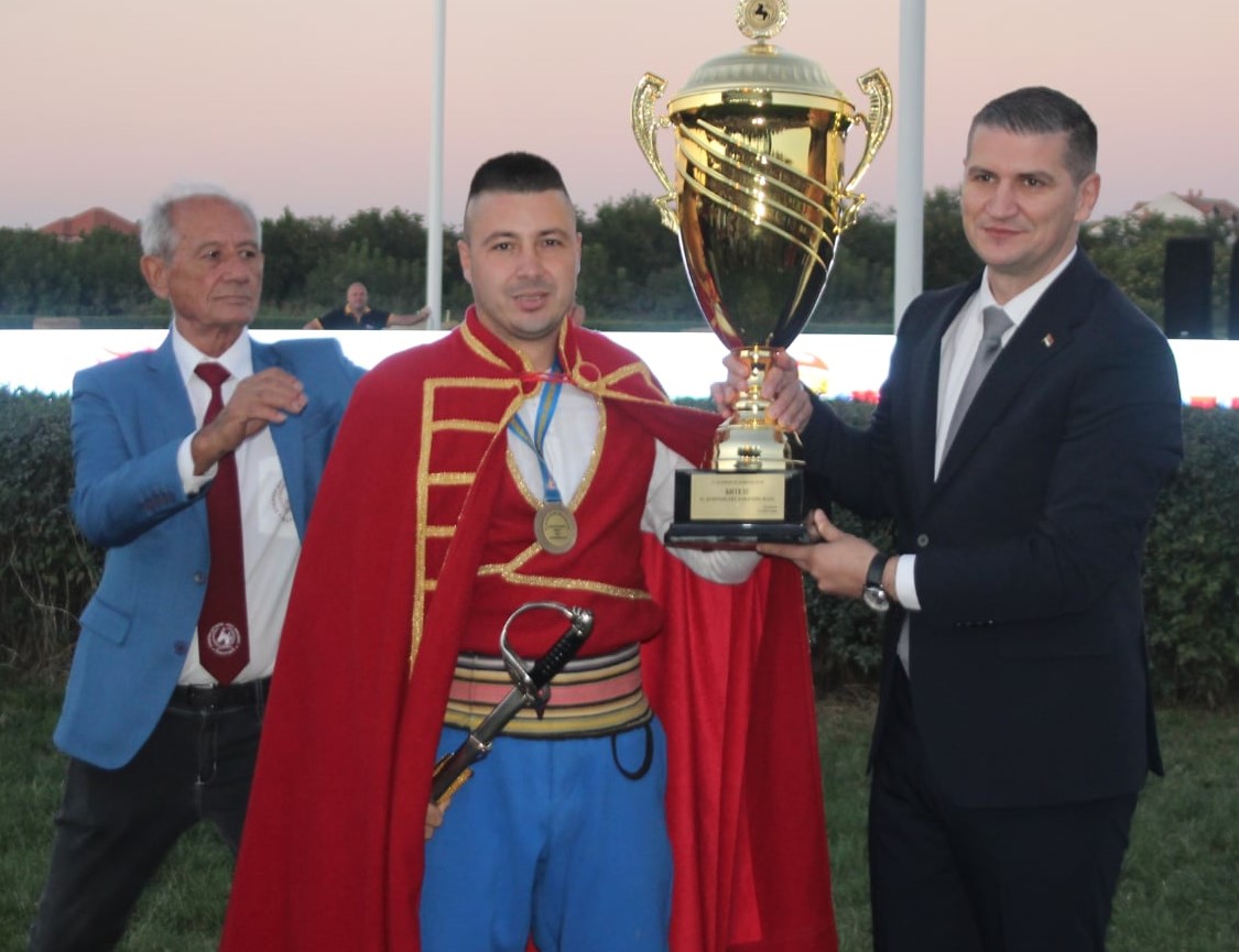 vitez sa peharom