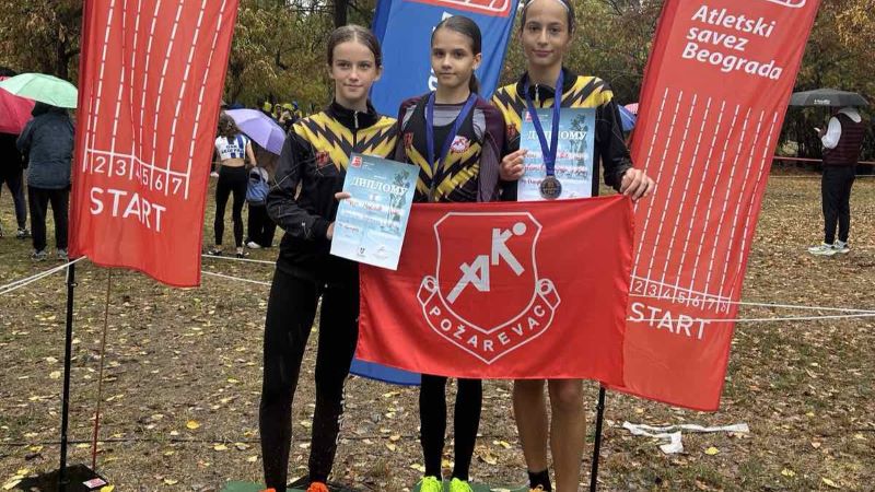 Atletičarke iz Požarevca osvojile pet medalja u Beogradu 1 Marija Maksic i Lena Bozilovic 2